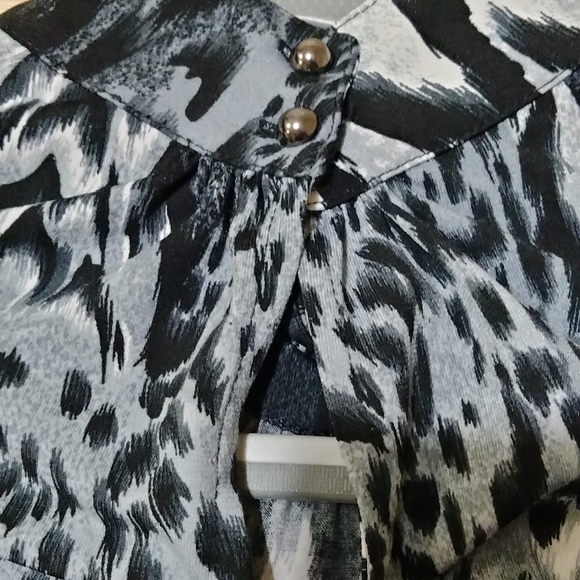 Women's Dress Top - Picture 2 of 6